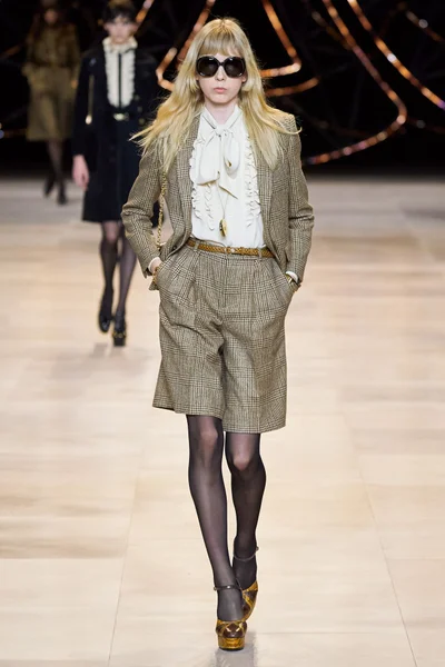 Look 13